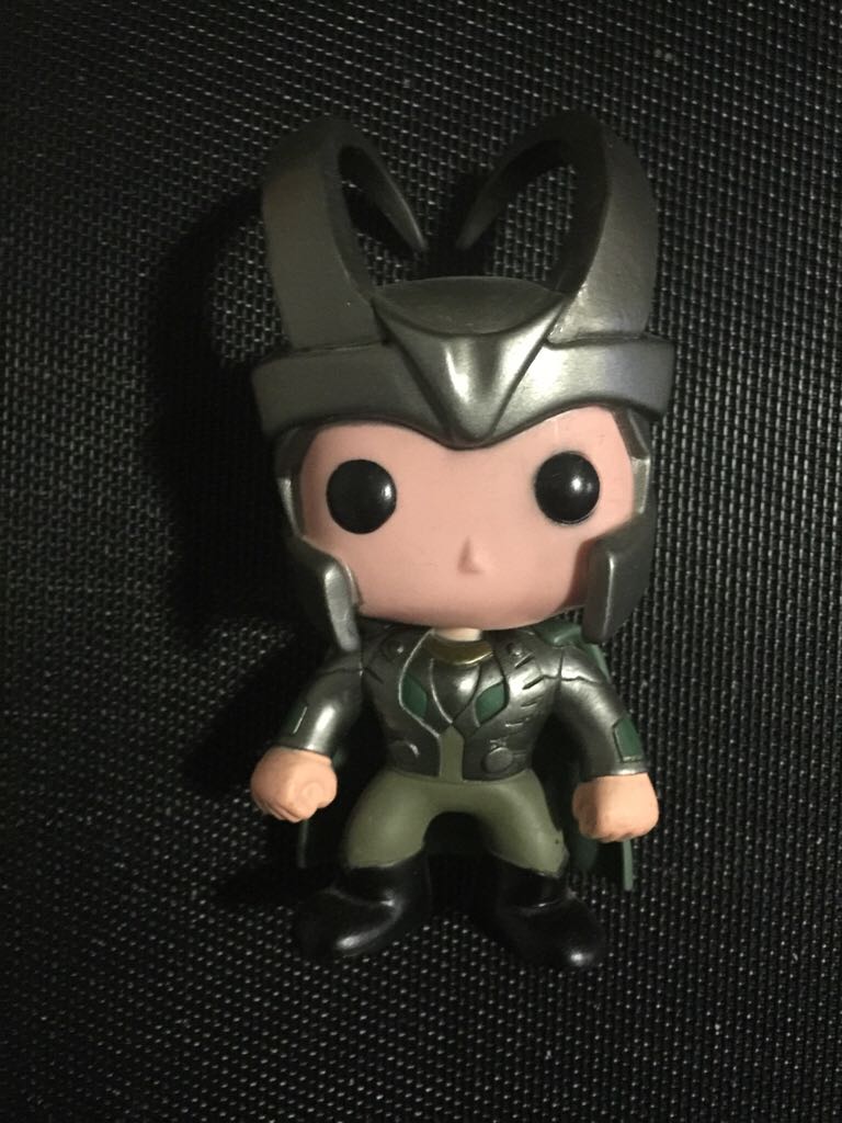 Loki - Thor vinyl figure collectible [Barcode 830395022253] - Main Image 2
