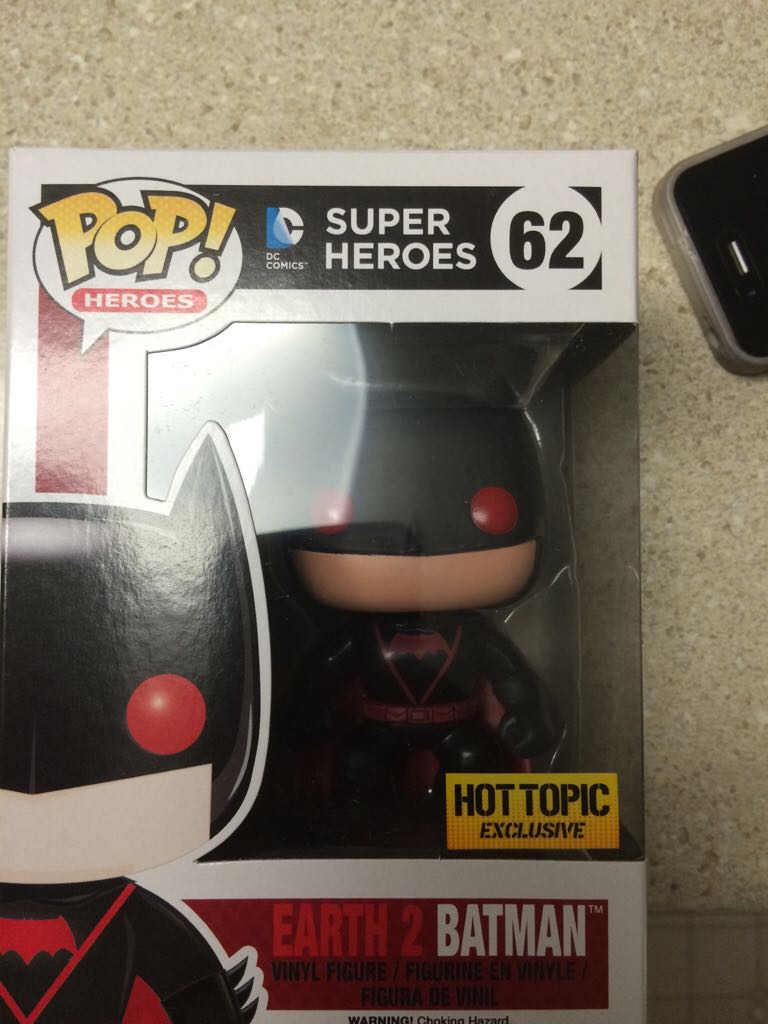 Sheldon Cooper, Batman T-shirt