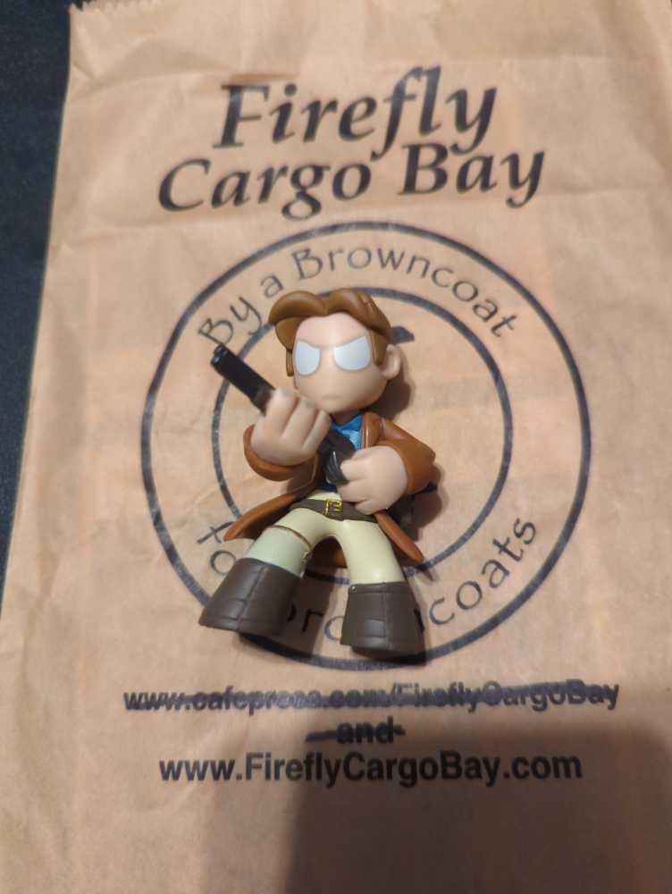 Malcolm Reynolds - Firefly vinyl figure collectible - Main Image 2