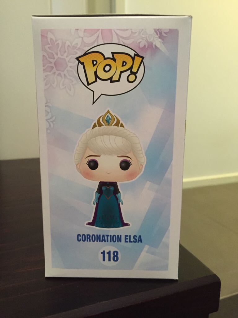 Elsa (Coronation) - Frozen vinyl figure collectible [Barcode 849803048327] - Main Image 2