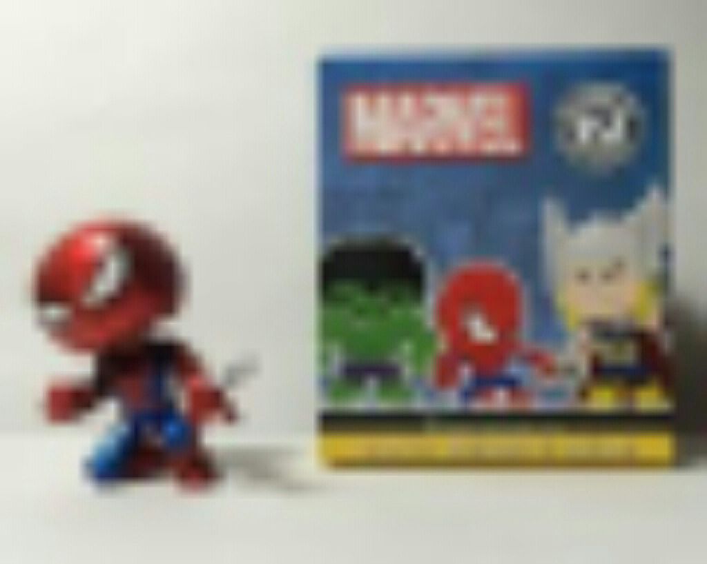 Marvel Mystery Minis Spider-Man - Marvel Universe vinyl figure collectible - Main Image 2