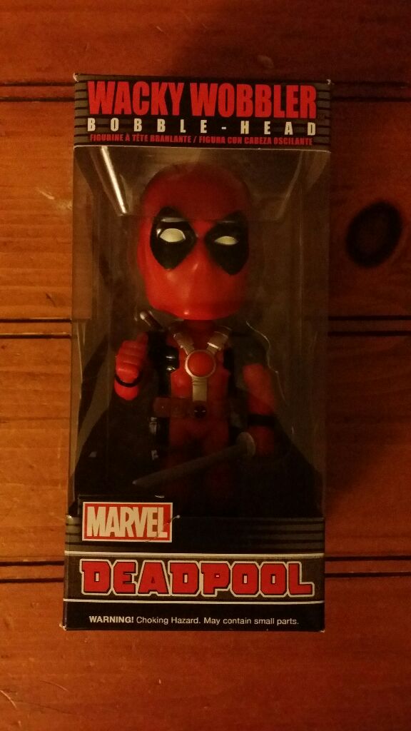 Deadpool  vinyl figure collectible [Barcode 849803044558] - Main Image 2