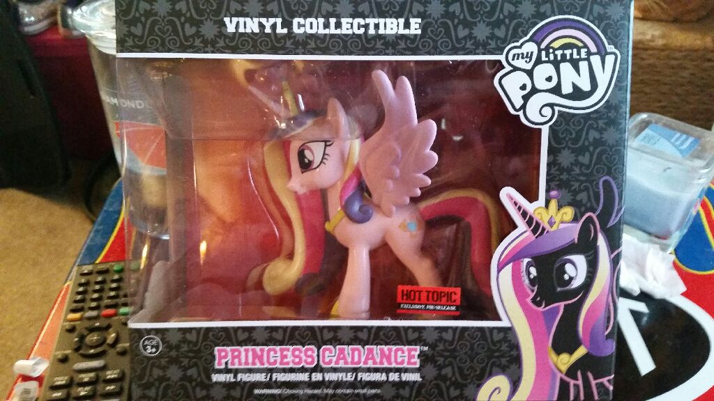 Princess Cadance - My Little Pony vinyl figure collectible [Barcode 849803053482] - Main Image 1