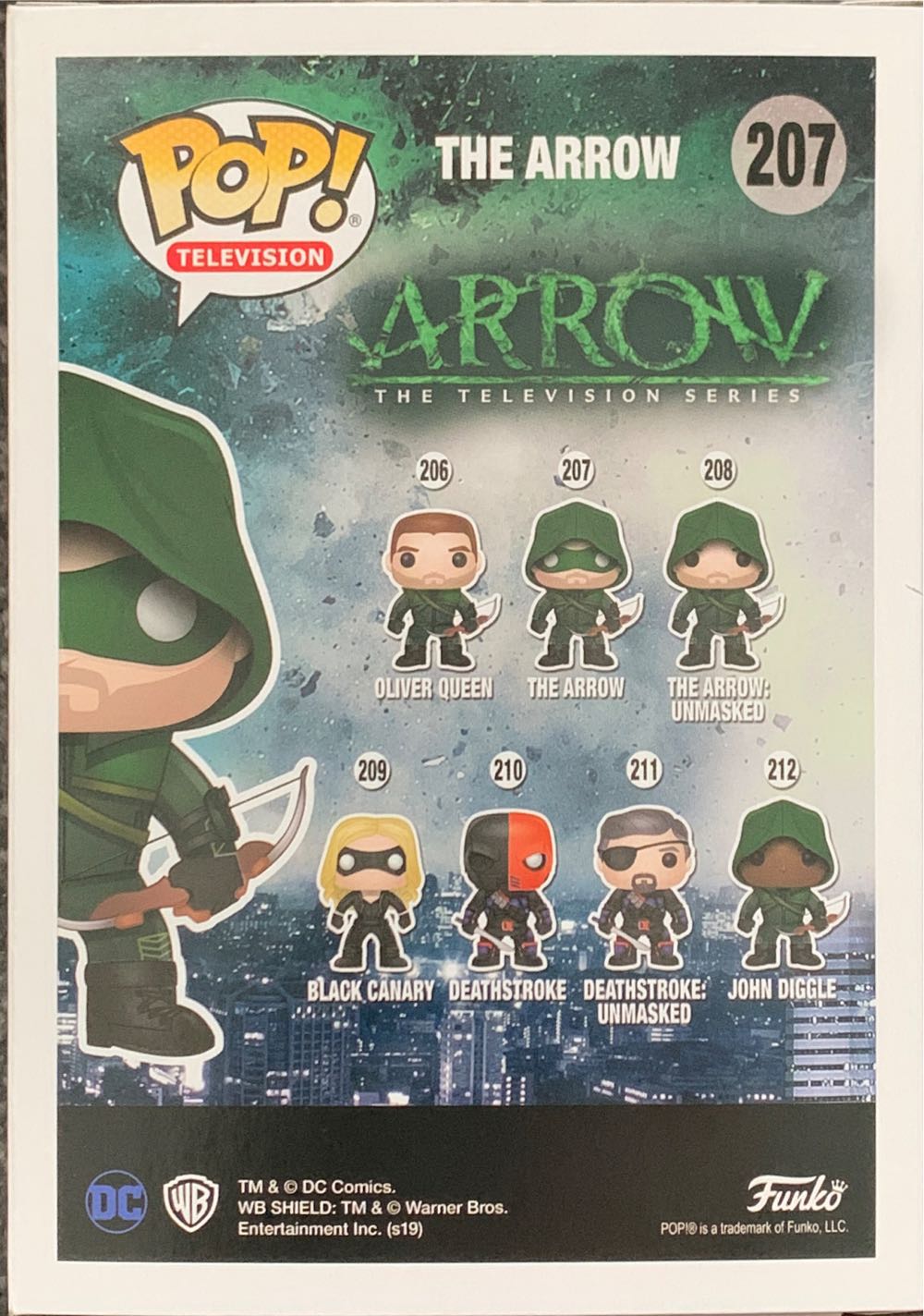 The Arrow - Arrow vinyl figure collectible [Barcode 849803053468] - Main Image 3