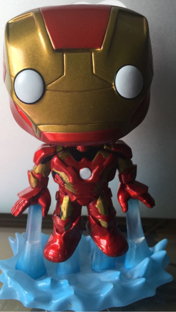 Iron Man - Avengers: Age of Ultron vinyl figure collectible [Barcode 410064500727] - Main Image 2