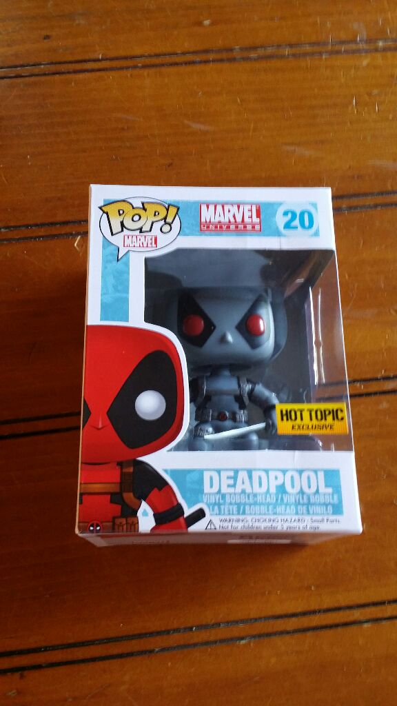 Deadpool X-Force - Marvel Universe vinyl figure collectible - Main Image 2