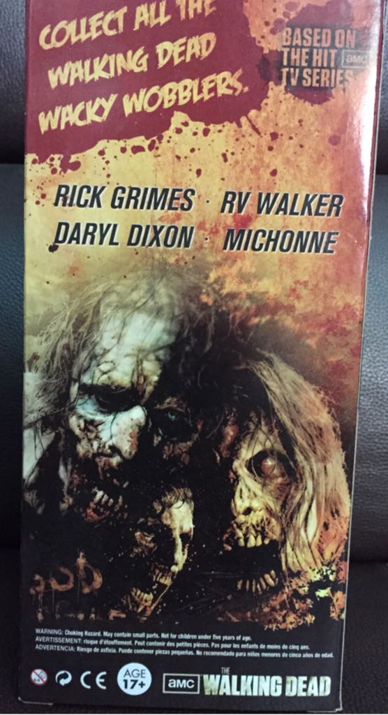 The Walking Dead Rick Grimes - The Walking Dead vinyl figure collectible [Barcode 830395030371] - Main Image 2