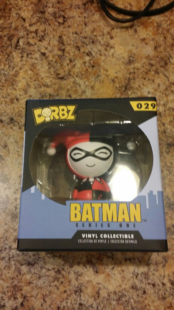 Harley Quinn - DC Universe vinyl figure collectible - Main Image 2