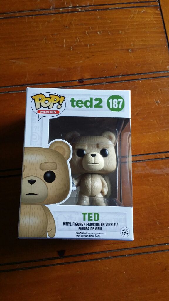 Ted with Remote - Ted vinyl figure collectible [Barcode 849803054328] - Main Image 2