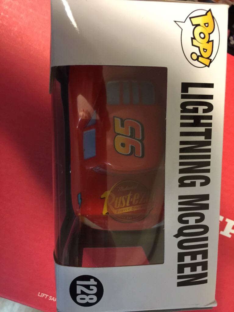 Lightning McQueen - Cars vinyl figure collectible [Barcode 849803042370] - Main Image 2