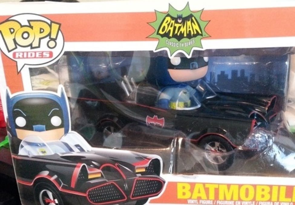 1966 Batman - DC Universe vinyl figure collectible - Main Image 2