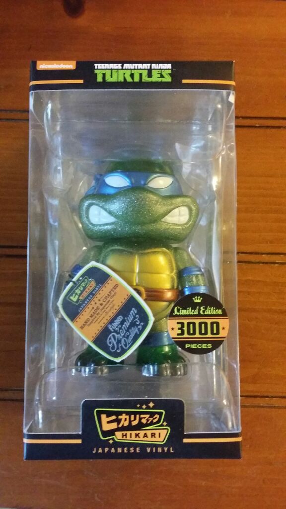 Leonardo Hikari - Teenage Mutant Ninja Turtles vinyl figure collectible - Main Image 2