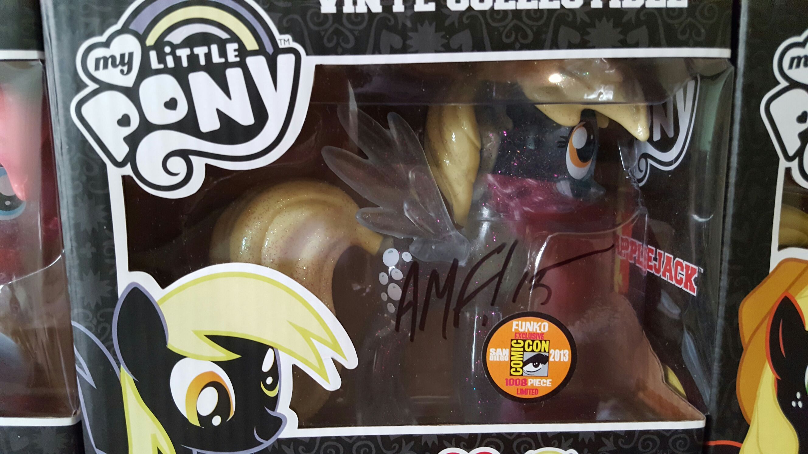 Derpy - My Little Pony vinyl figure collectible - Main Image 2