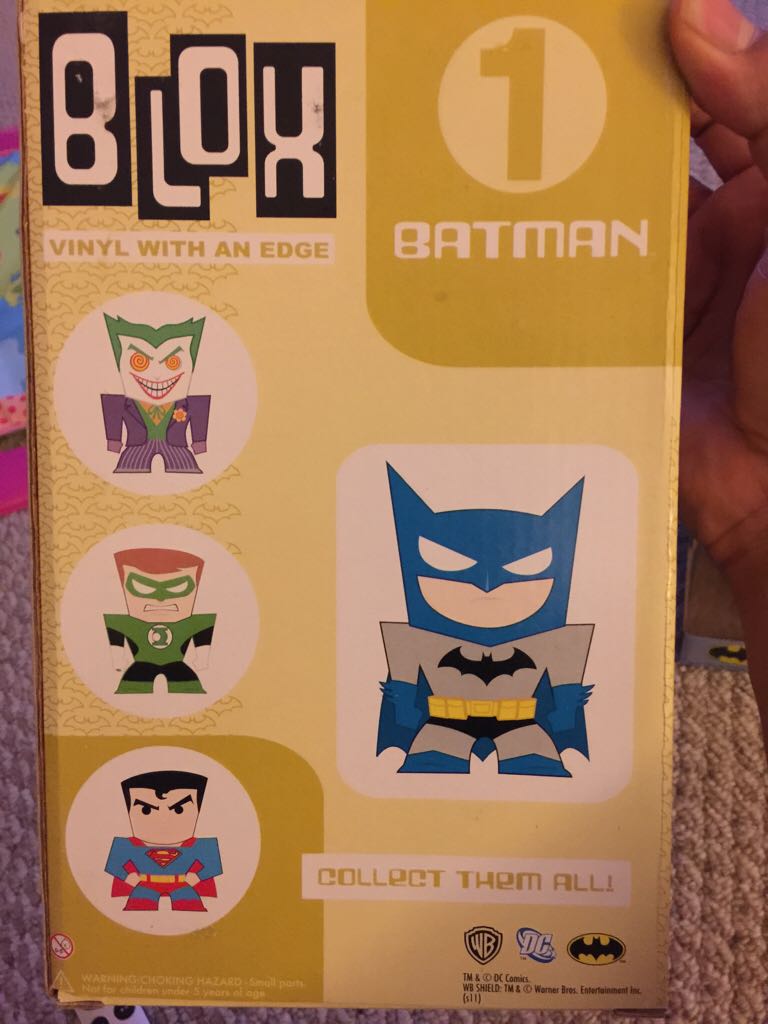 Batman Blox - Batman vinyl figure collectible [Barcode 830395024349] - Main Image 2