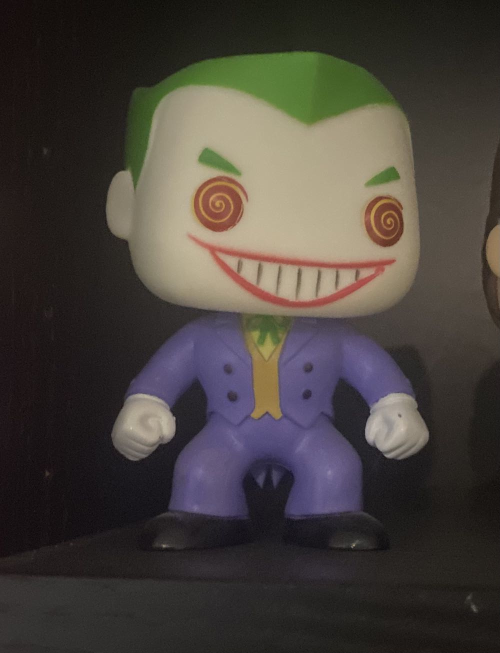 The Joker - DC Universe vinyl figure collectible [Barcode 0830395022116] - Main Image 2