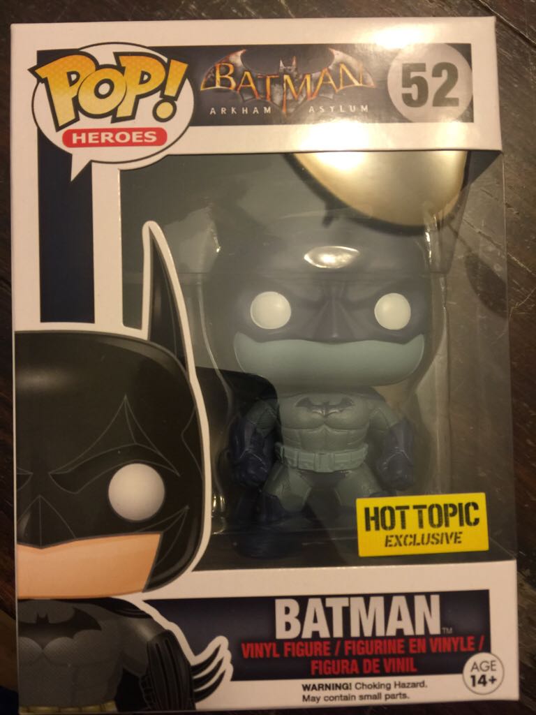 Batman (Detective mode) - Batman: Arkham Asylum vinyl figure collectible [Barcode 849803066109] - Main Image 2