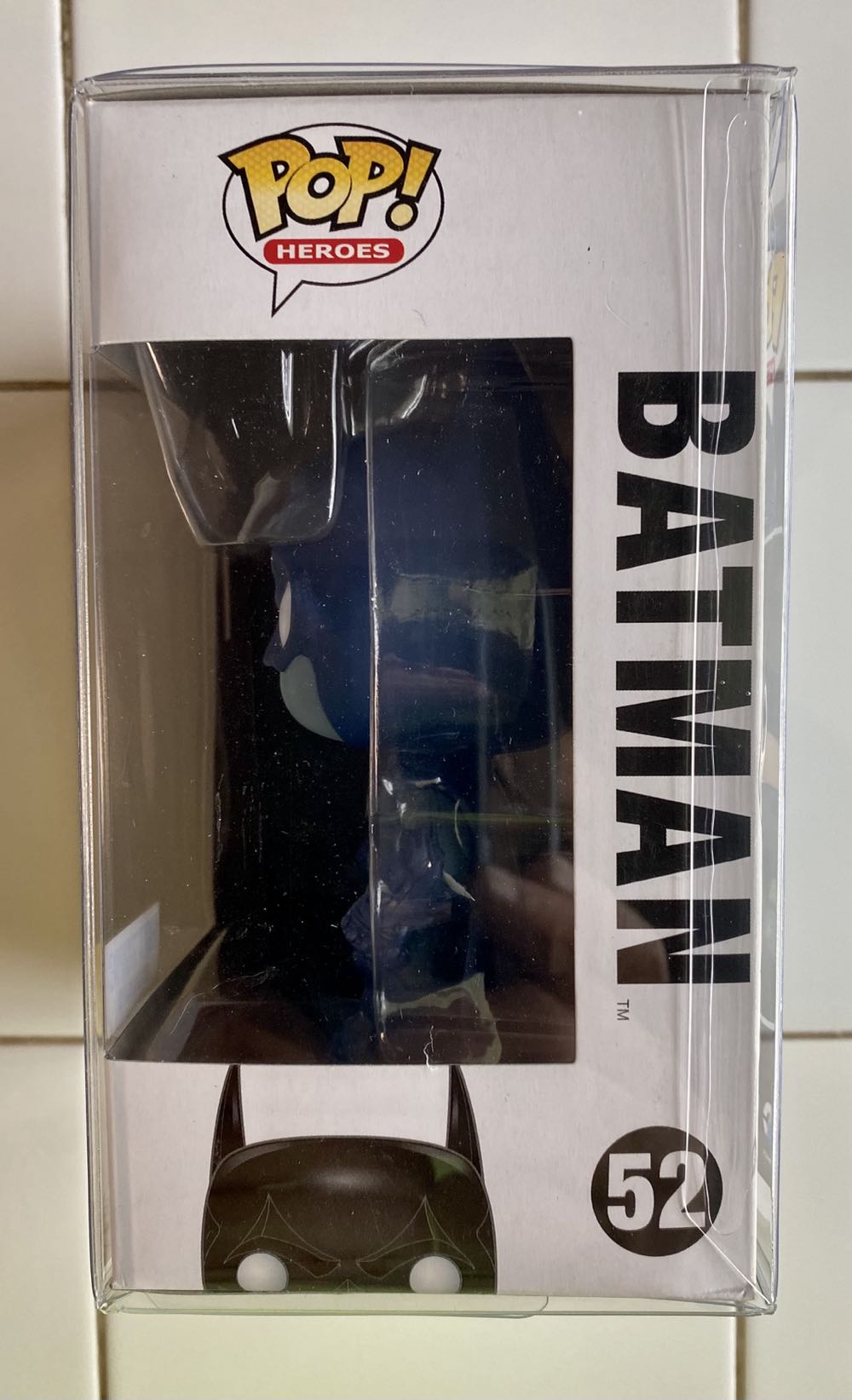 Batman (Detective mode) - Batman: Arkham Asylum vinyl figure collectible [Barcode 849803066109] - Main Image 4