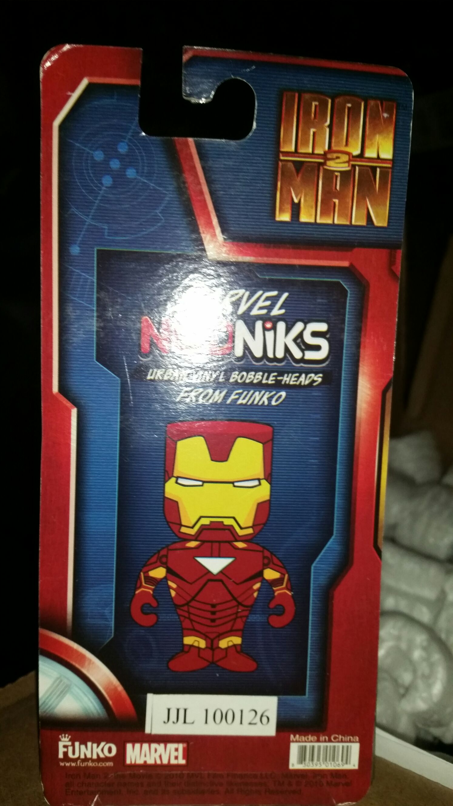 Iron Man Mark - Iron Man vinyl figure collectible [Barcode 830395010694] - Main Image 2