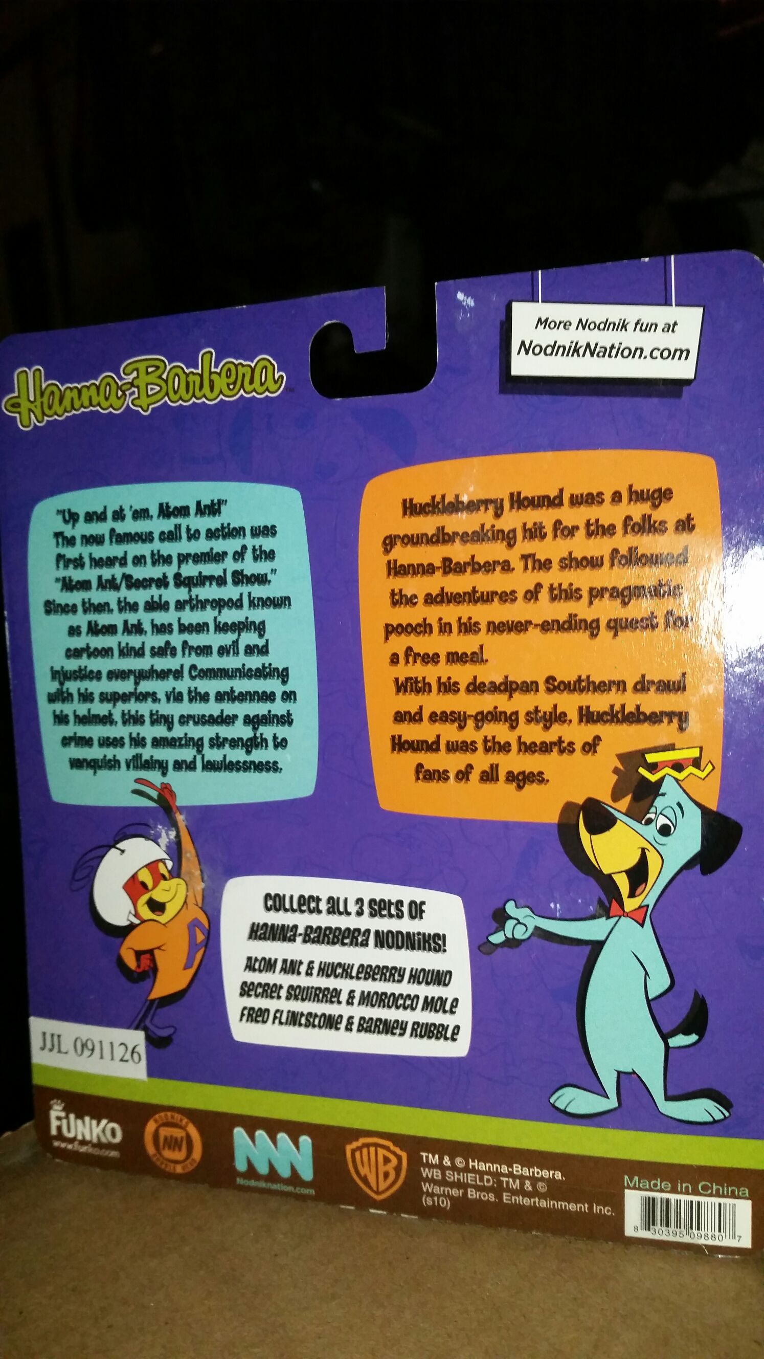 Huckleberry Hound &Atom Ant - Hanna-Barbera vinyl figure collectible [Barcode 830395098807] - Main Image 2