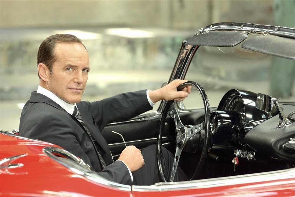 Director Coulson with Lola - Marvel’s Agents of SHIELD vinyl figure collectible - Main Image 2