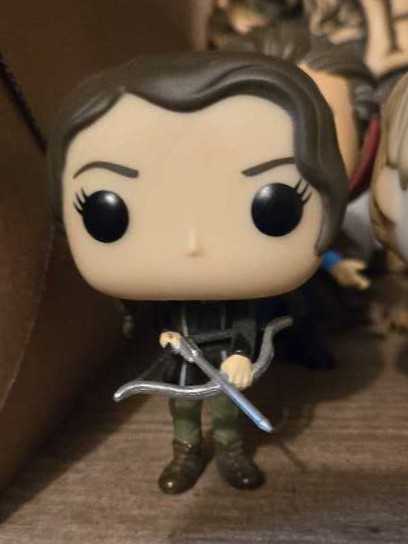 Katniss Everdeen - The Hunger Games vinyl figure collectible - Main Image 3