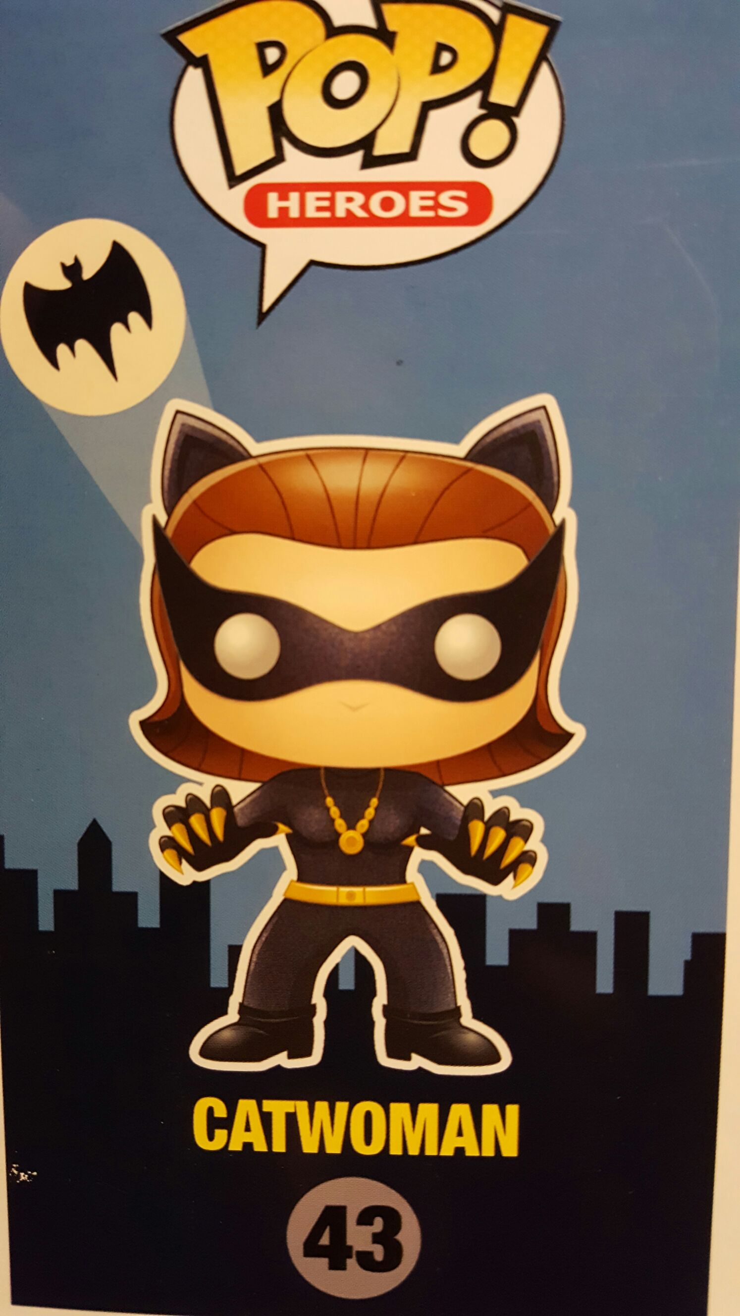 Catwoman $30-35 - Batman vinyl figure collectible - Main Image 2
