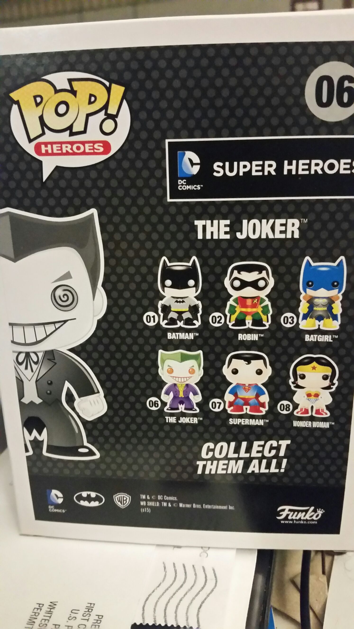 The Joker [Black & White] - DC Universe vinyl figure collectible [Barcode 849803076139] - Main Image 2