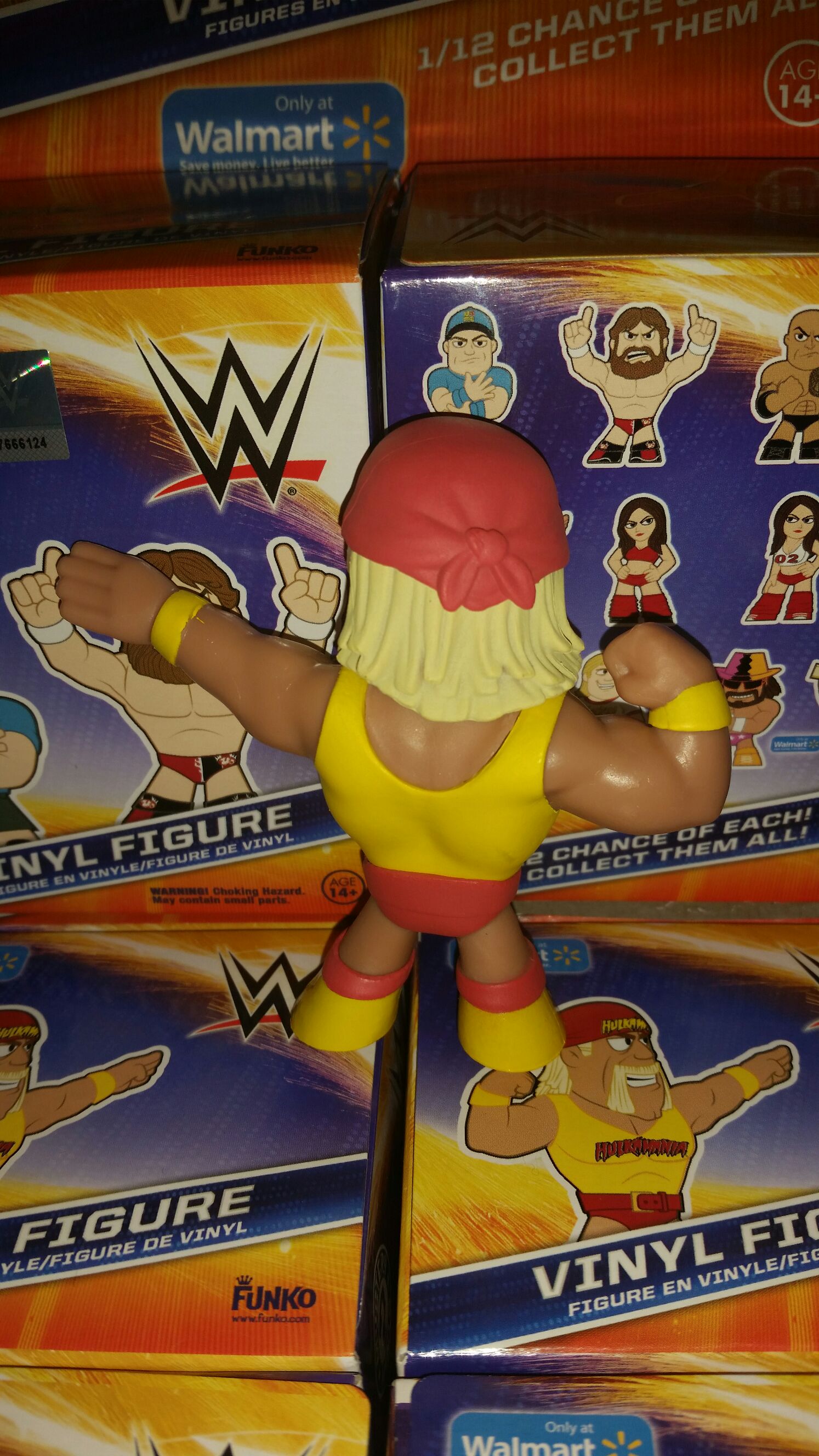 Hulk Hogan Mystery Mini - WWE vinyl figure collectible - Main Image 2