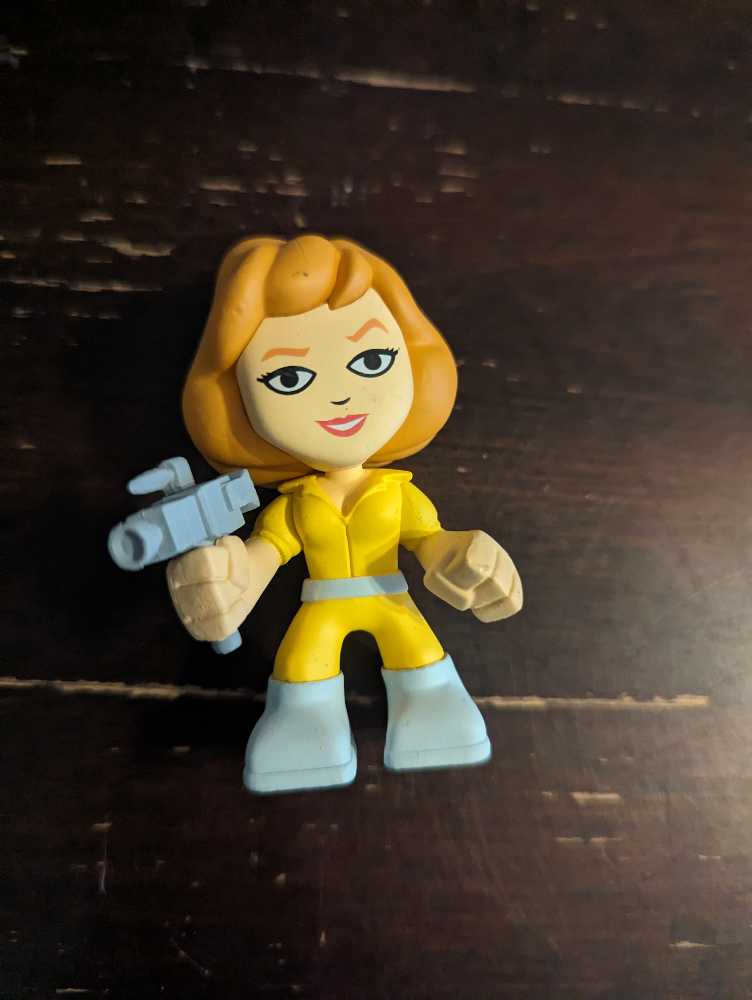 April O’Neil - Teenage Mutant Ninja Turtles vinyl figure collectible - Main Image 3