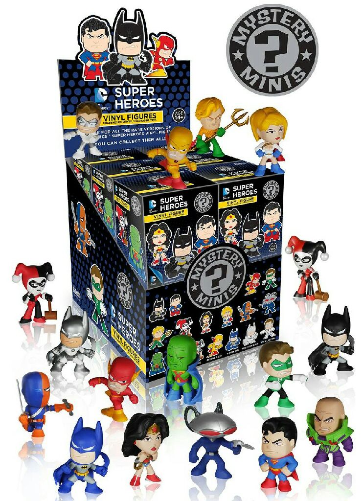 Batman - DC Universe vinyl figure collectible - Main Image 2