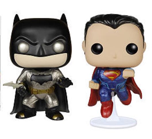 Batman vs. Superman (2 Pack) - DC Universe vinyl figure collectible - Main Image 2