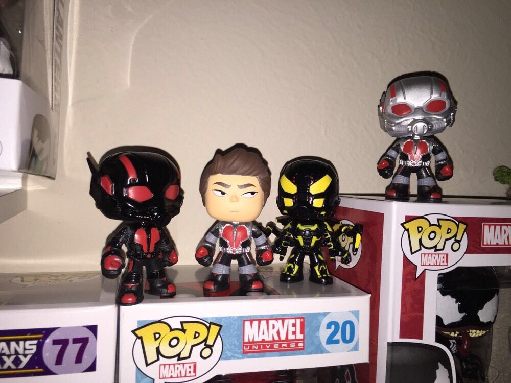 Yellow Jacket  vinyl figure collectible - Main Image 2