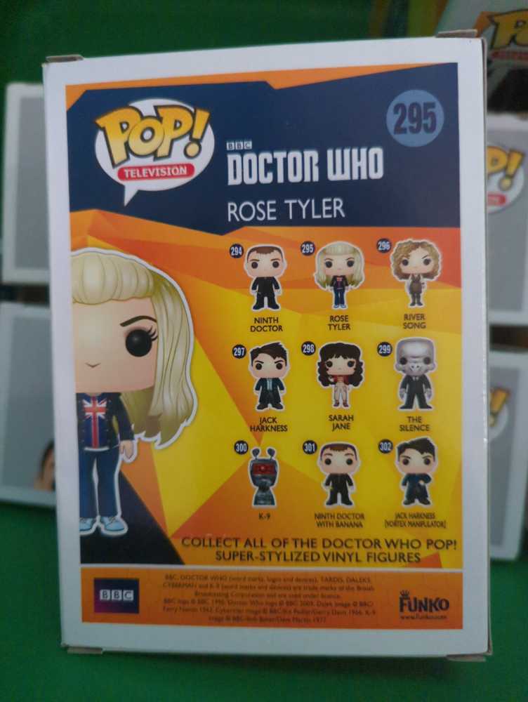 Rose Tyler - Doctor Who vinyl figure collectible [Barcode 849803062071] - Main Image 3