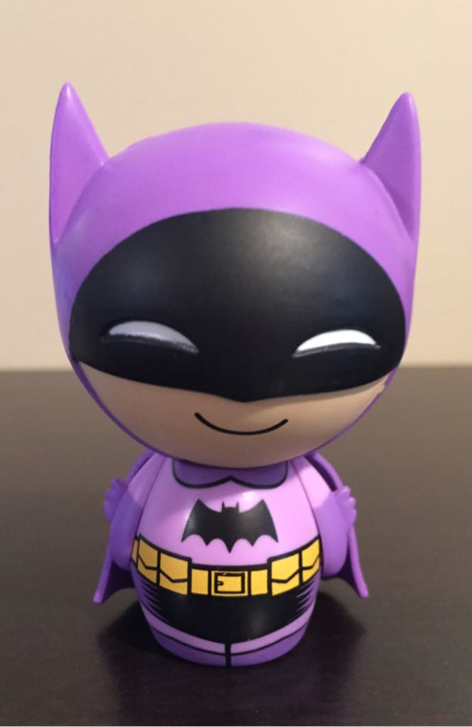 Batman Purple  - Batman vinyl figure collectible [Barcode 849803069612] - Main Image 2