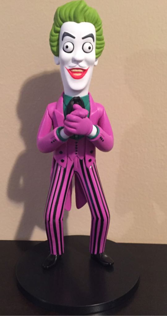 Vinyl Idolz #32: The Joker - Batman vinyl figure collectible - Main Image 2
