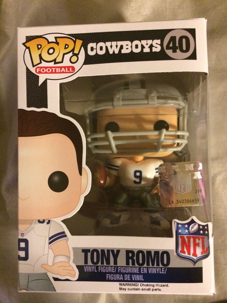 Tony Romo - NFL vinyl figure collectible [Barcode 849803075668] - Main Image 2