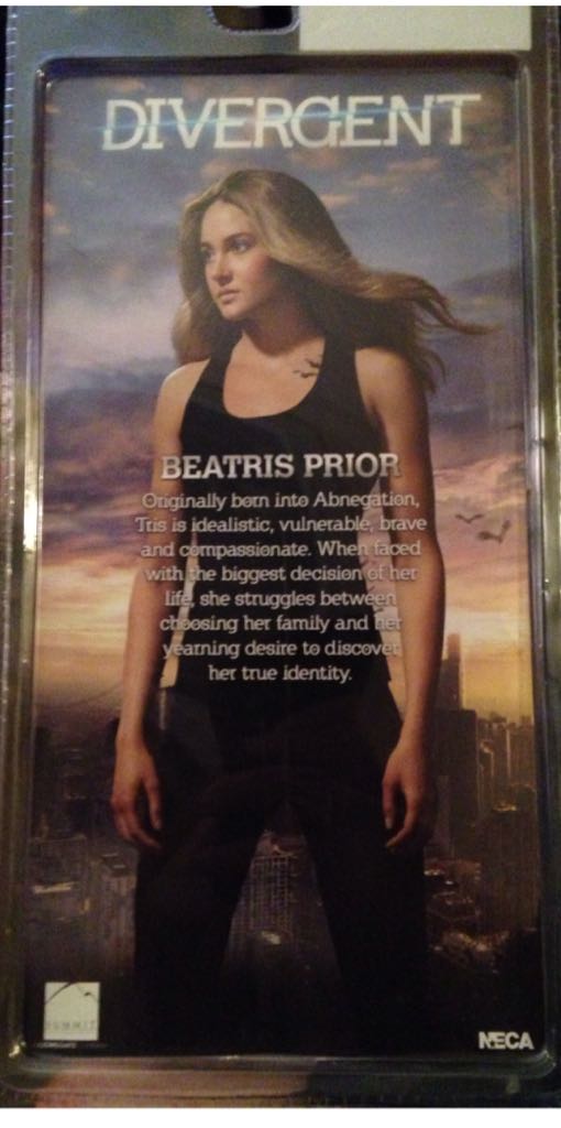 Tris  vinyl figure collectible - Main Image 2