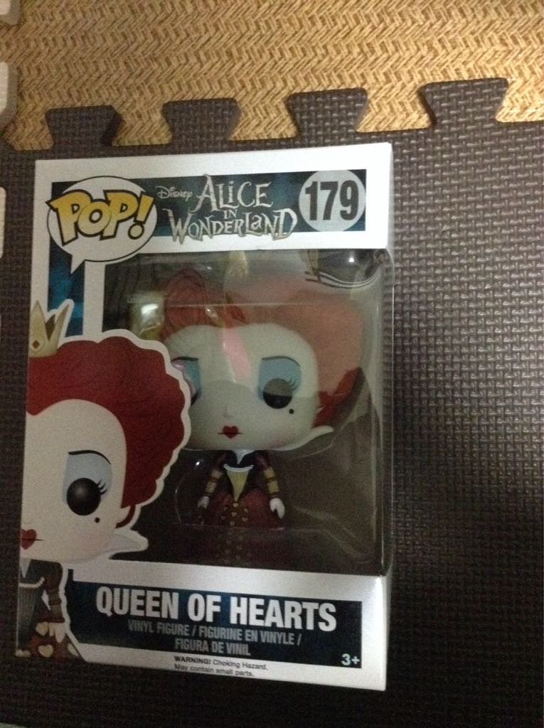 QUEEN OF HEARTS - Alice in Wonderland vinyl figure collectible [Barcode 4589974712448] - Main Image 2