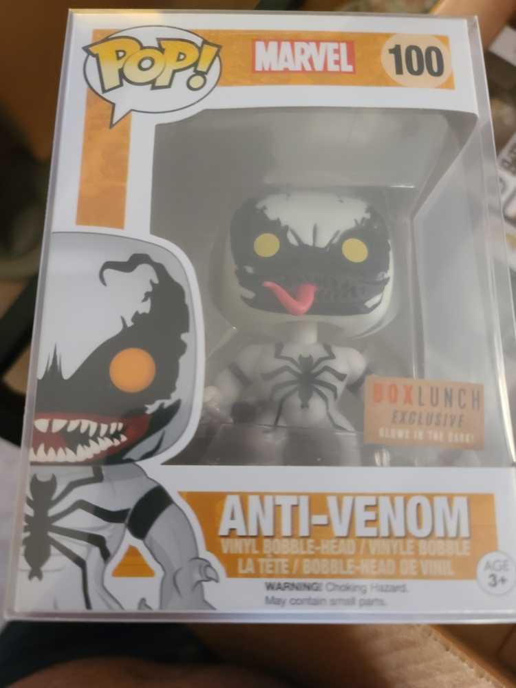Anti-Venom - Spider-Man vinyl figure collectible - Main Image 3