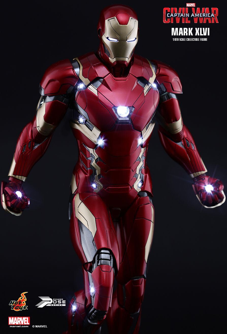 Iron Man - Marvel Universe vinyl figure collectible - Main Image 3
