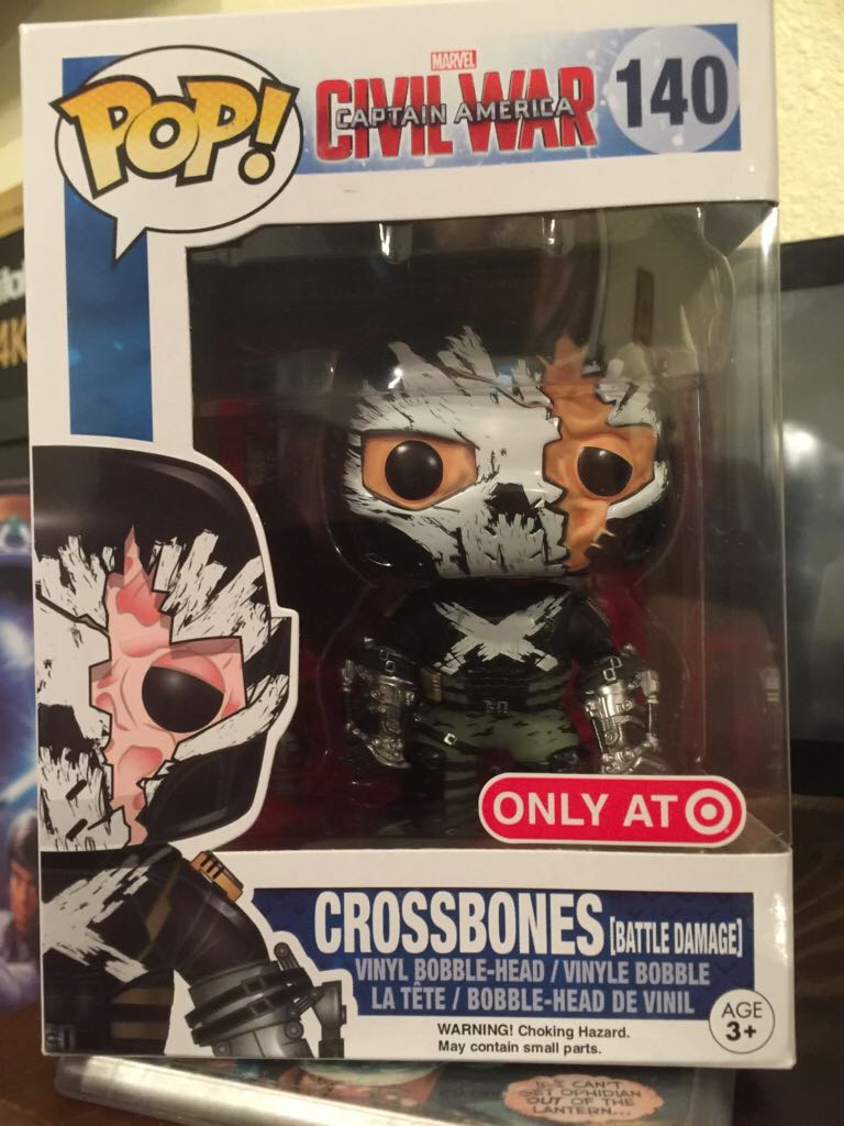 Crossbones (Battle Damage) - Captain America vinyl figure collectible [Barcode 849803075279] - Main Image 2