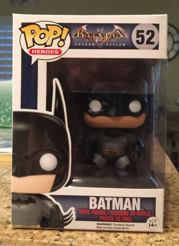 Batman - DC Universe vinyl figure collectible [Barcode 762112031159] - Main Image 2
