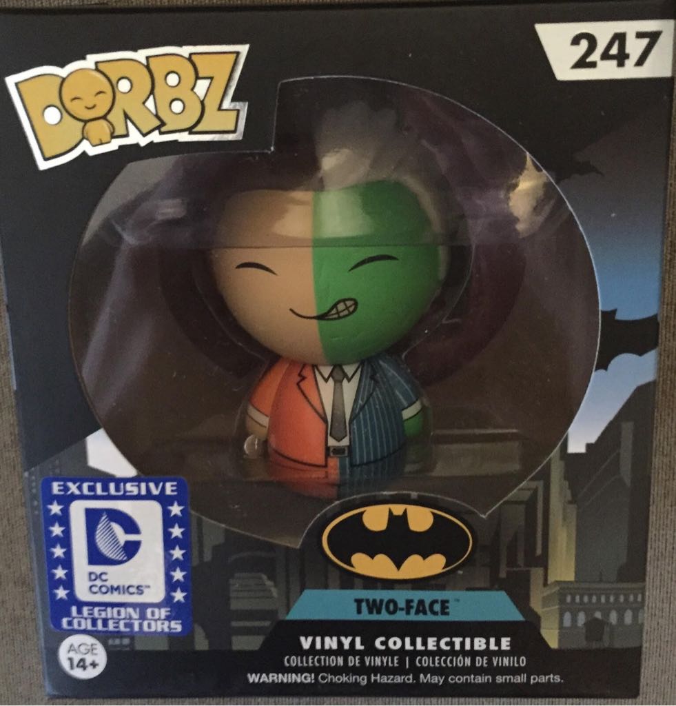 DC #13 Two Face  vinyl figure collectible - Main Image 2