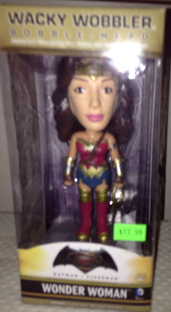 Wonder Woman Bobblehead "batmanVSuperman”  vinyl figure collectible [Barcode 849803070205] - Main Image 2