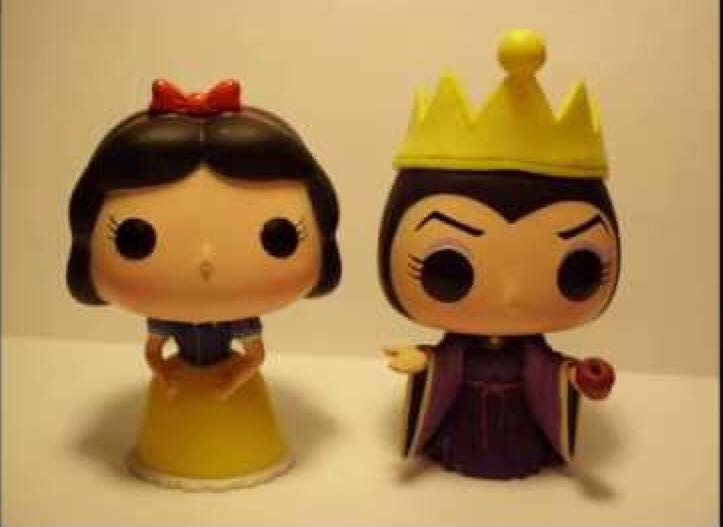 Snow White & Evil Queen - Snow White vinyl figure collectible - Main Image 2