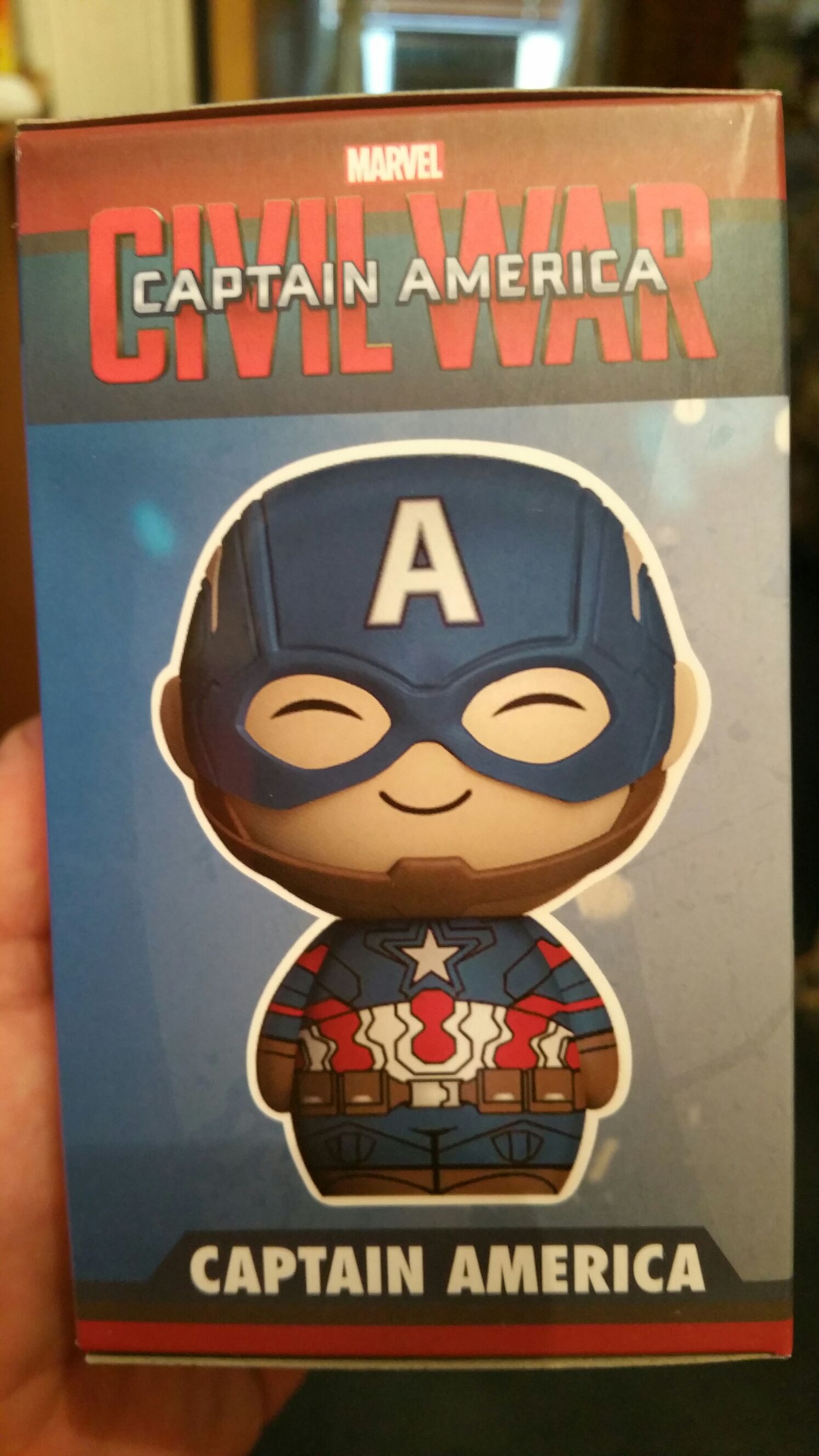 Captain America  vinyl figure collectible [Barcode 849803077341] - Main Image 2