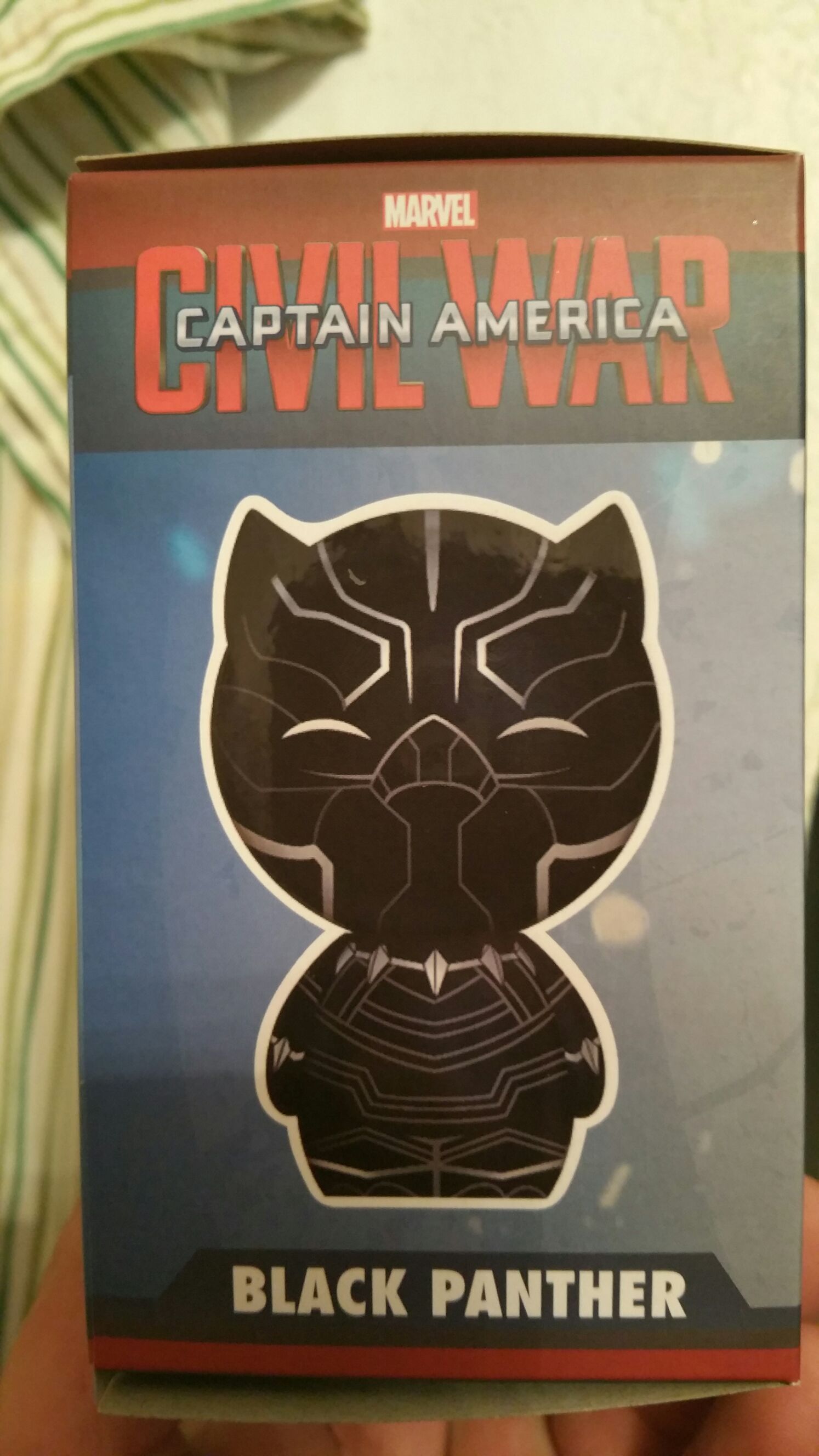Black Panther  vinyl figure collectible [Barcode 849803077334] - Main Image 2