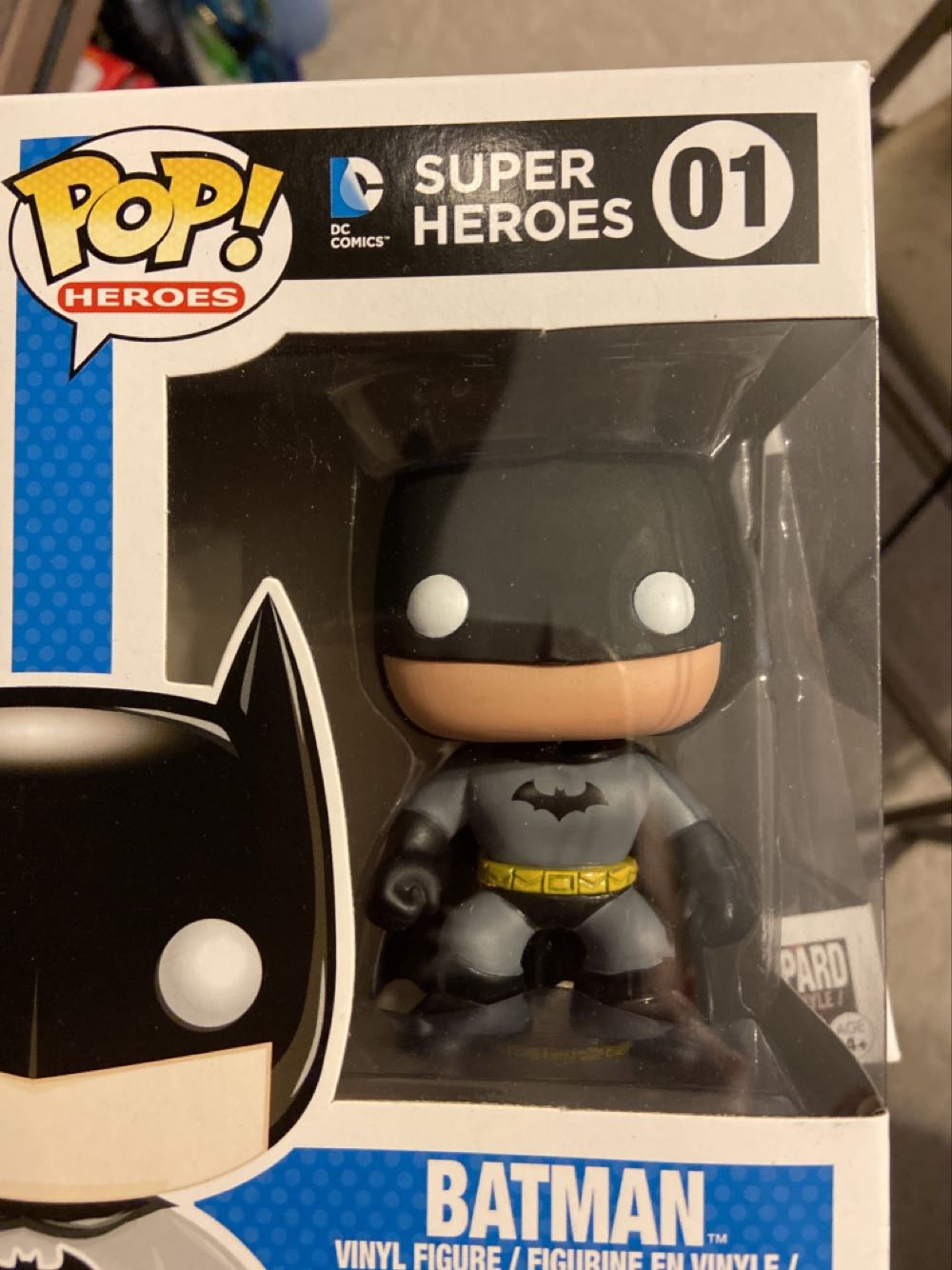Batman 01 - DC Universe vinyl figure collectible [Barcode 001481170015] - Main Image 3