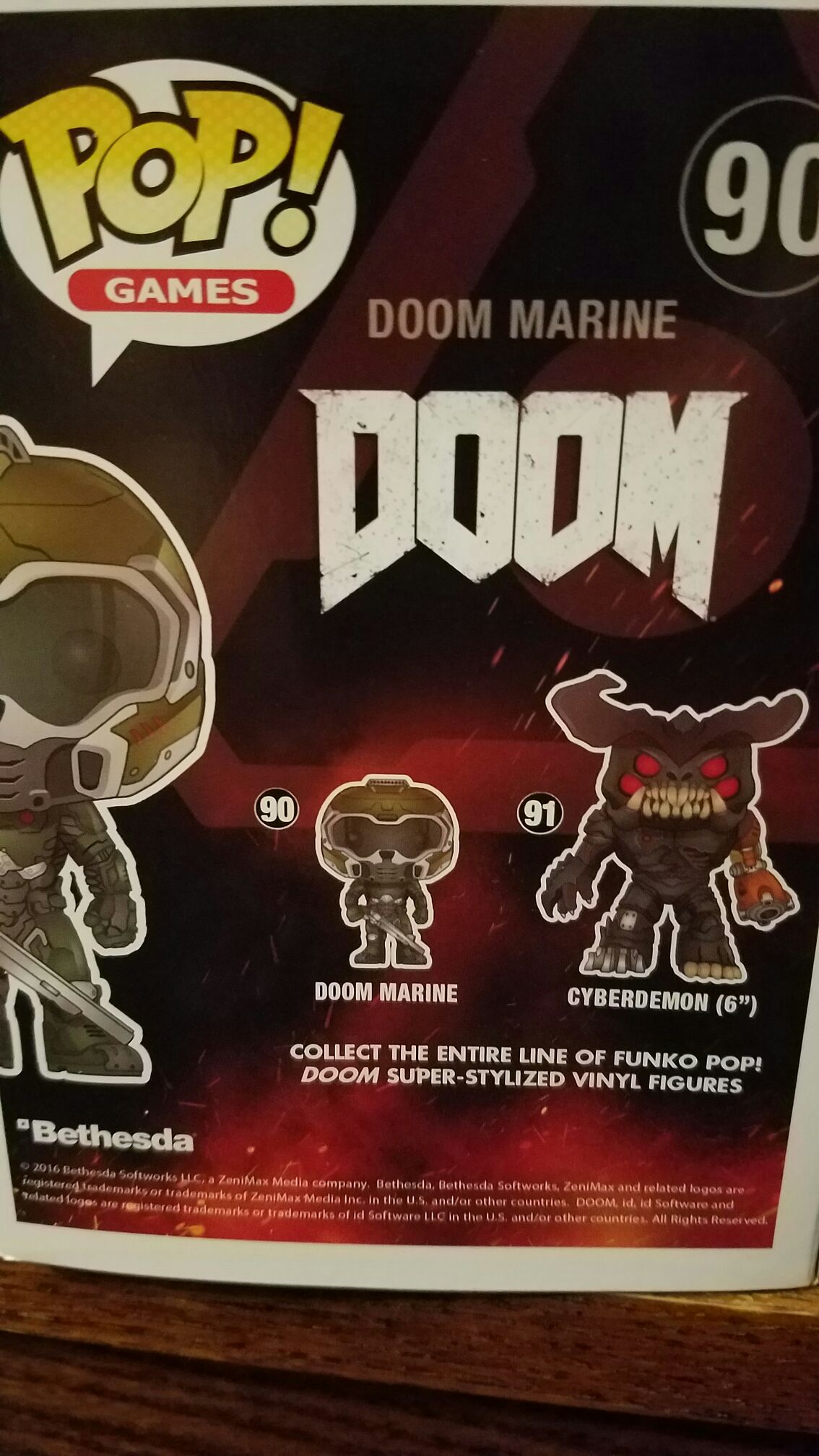 Doom Marine (Gold) - Doom vinyl figure collectible [Barcode 849803096380] - Main Image 2