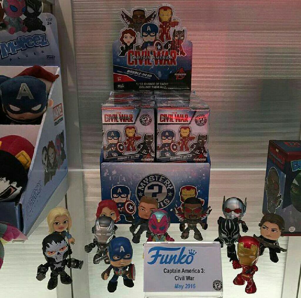 Vision  vinyl figure collectible - Main Image 2